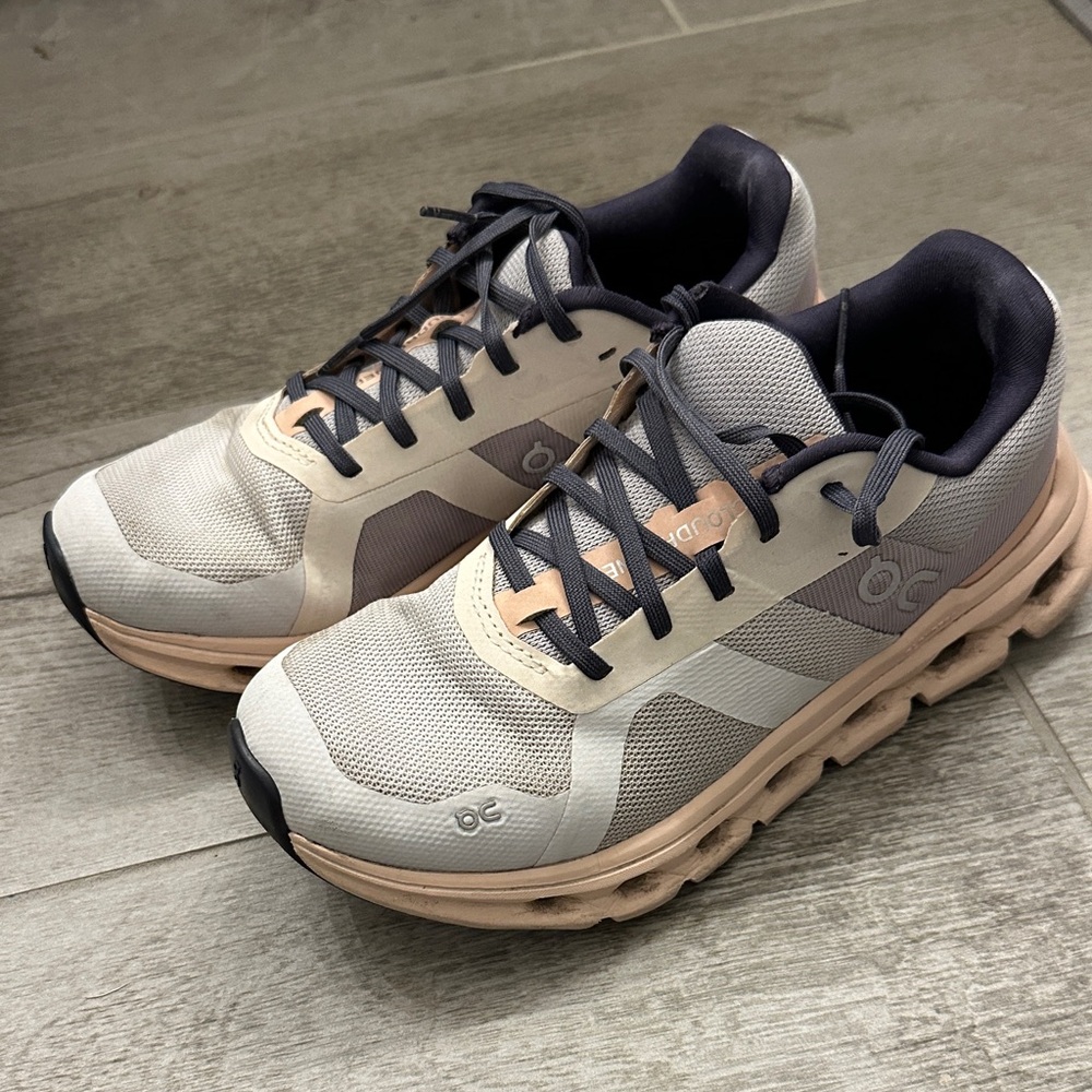 On Women’s Cloudrunner Running shoes